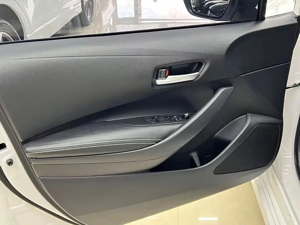 Toyota Corolla 2023 — фото 14