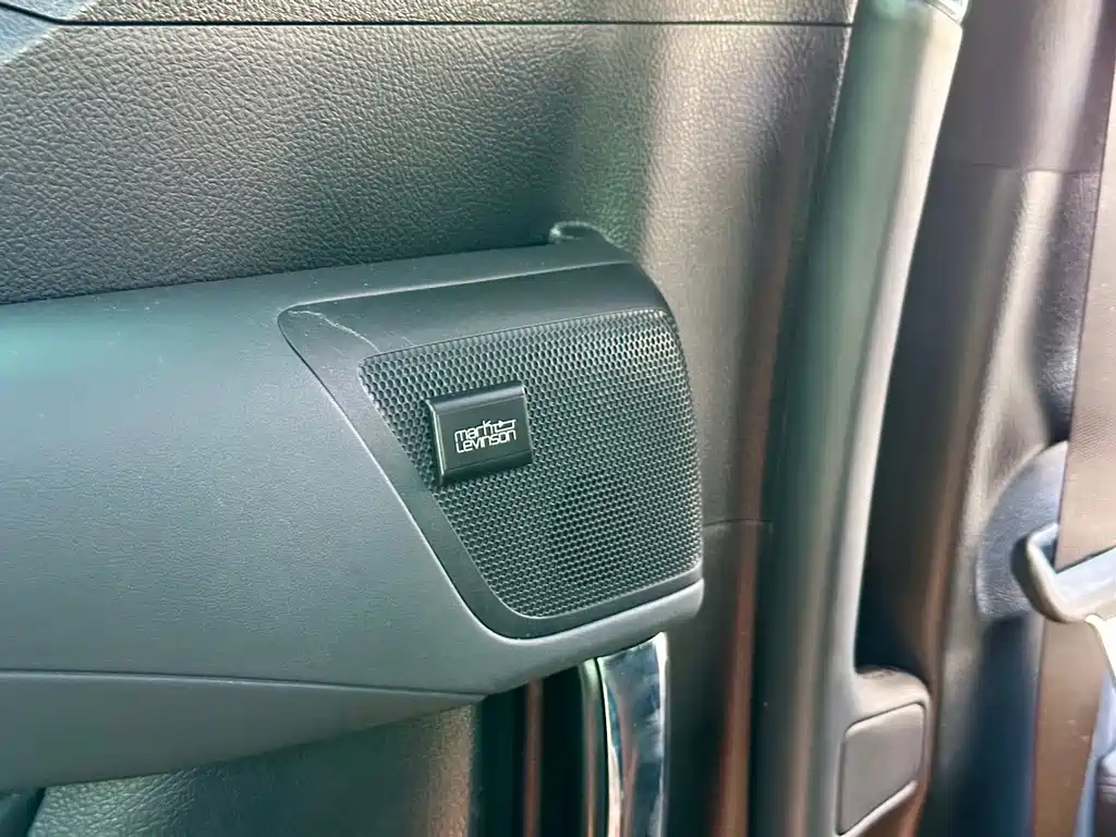 Lexus LM 2020 — фото 10