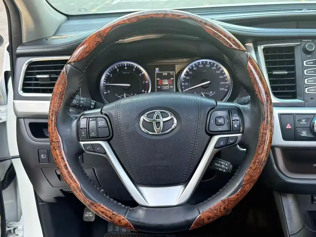 Toyota Highlander 2019 — фото 11