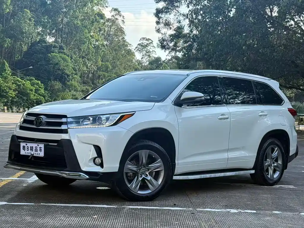 Toyota Highlander 2019 — фото 1