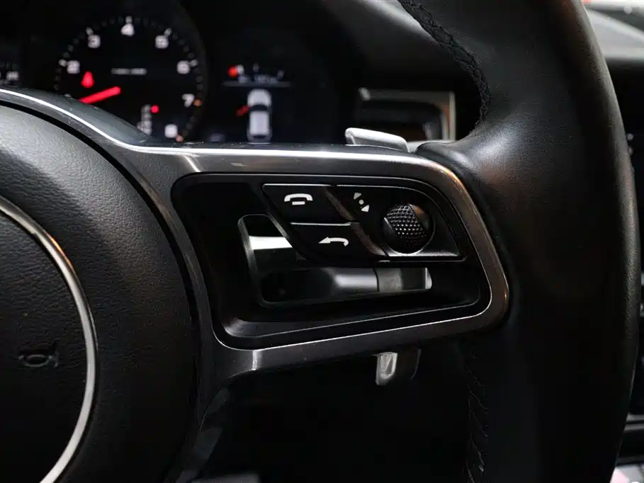 Porsche Macan 2021 — фото 16