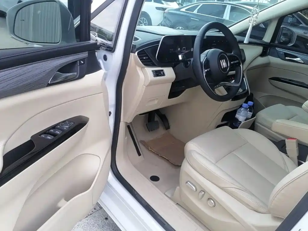 Buick GL8 New Energy 2025 — фото 16