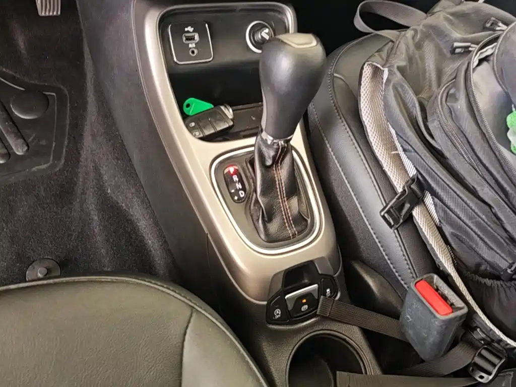 Jeep Compass 2017 — фото 14