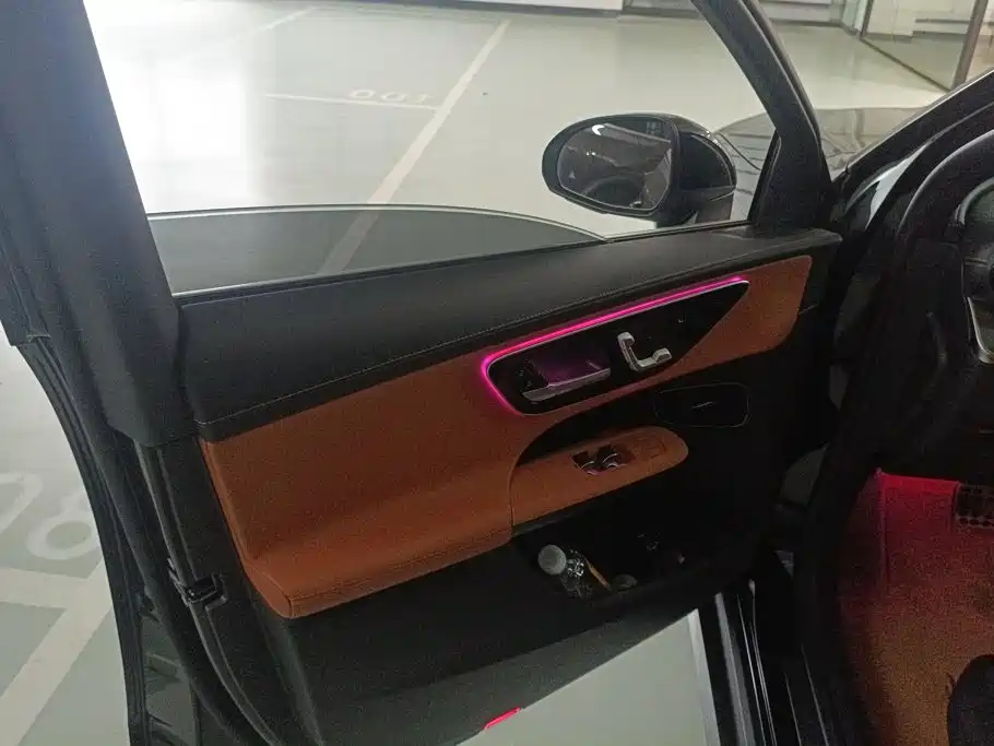 Mercedes-Benz GLC 2025