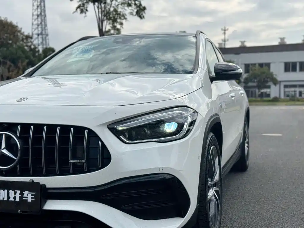 Mercedes-Benz GLA AMG 2021