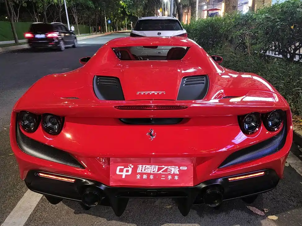 Ferrari F8 2022 — фото 9