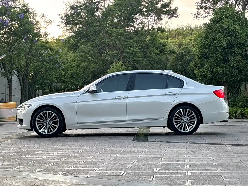 BMW 3 Series 2019 — фото 4