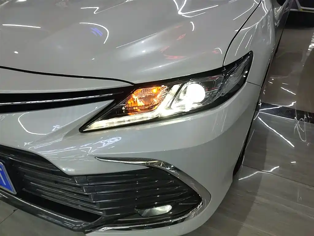 Toyota Camry 2021 — фото 24