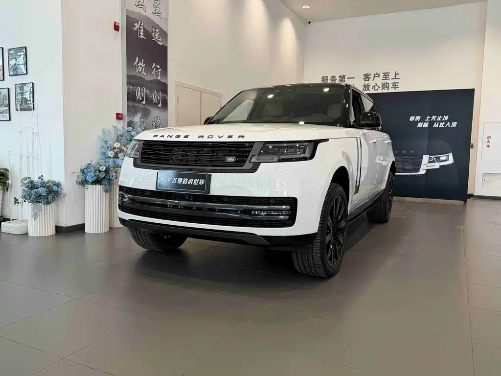 Land Rover Range Rover 2024 — фото 1