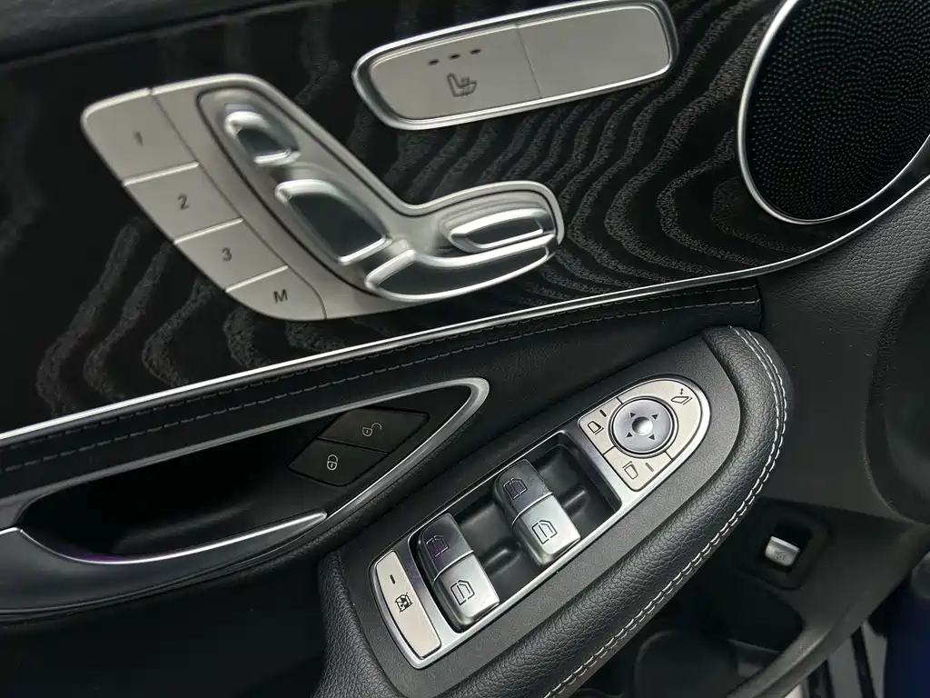 Mercedes-Benz C-Class 2020 — фото 17