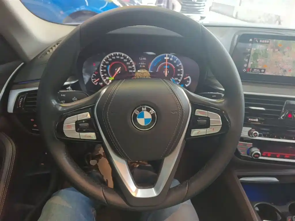 BMW 5 Series New Energy 2018 — фото 11