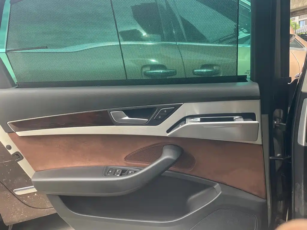 Audi A8 2015 — фото 15