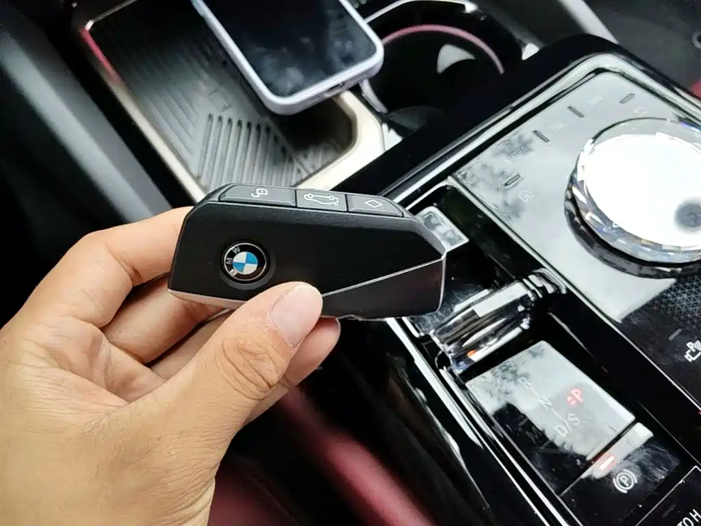 BMW 5 Series 2025 — фото 15