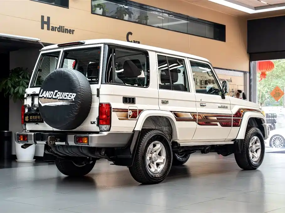 Toyota Land Cruiser 2024 — фото 4