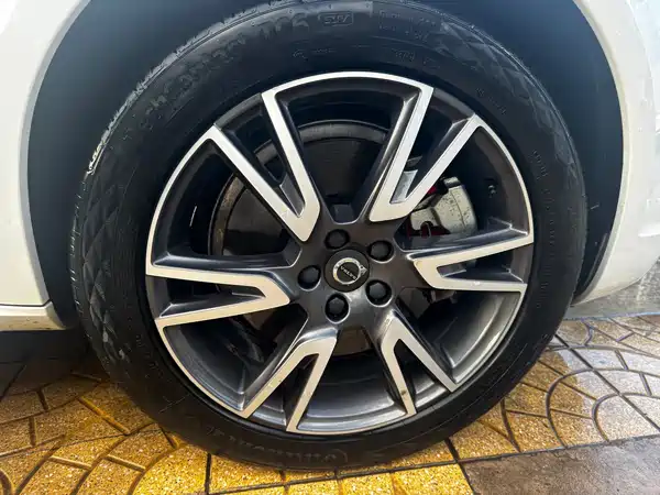 Volvo V90 2020