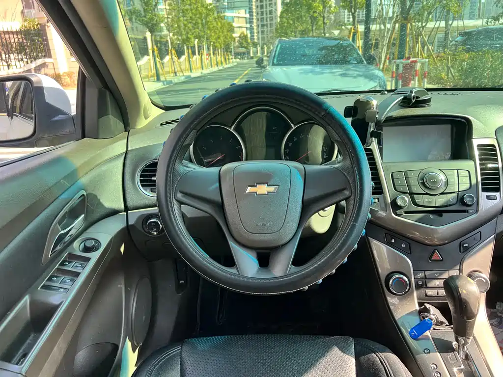 Chevrolet Cruze 2015 — фото 9