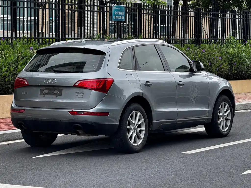 Audi Q5 2010 — фото 19