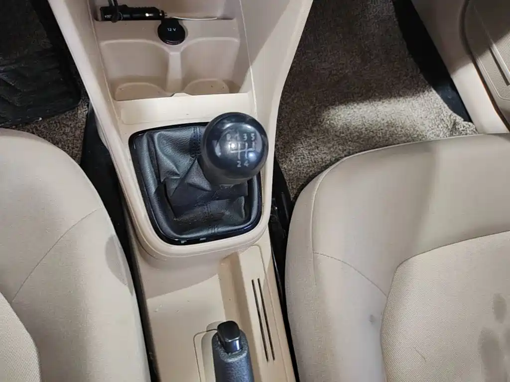 Volkswagen Jetta 2015 — фото 10
