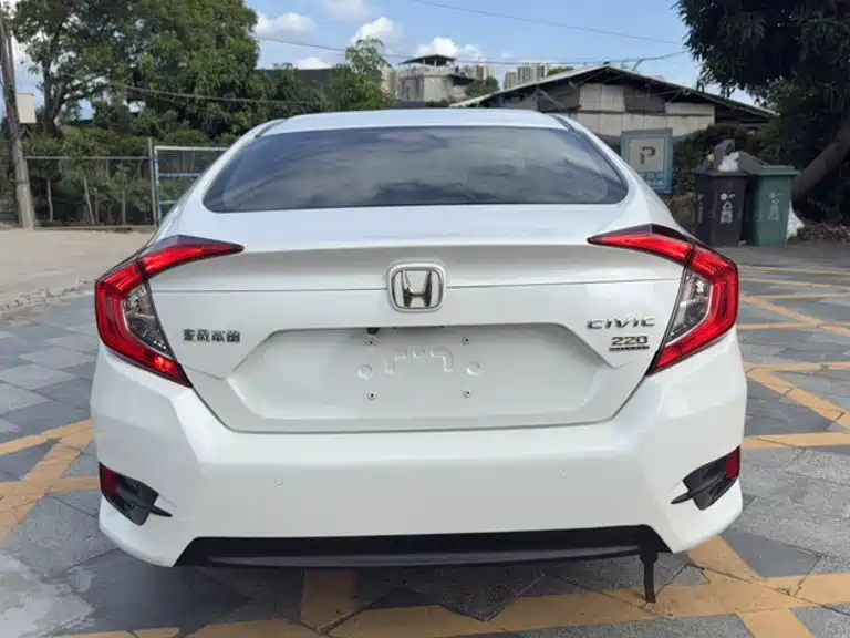 Honda Civic 2019 — фото 14
