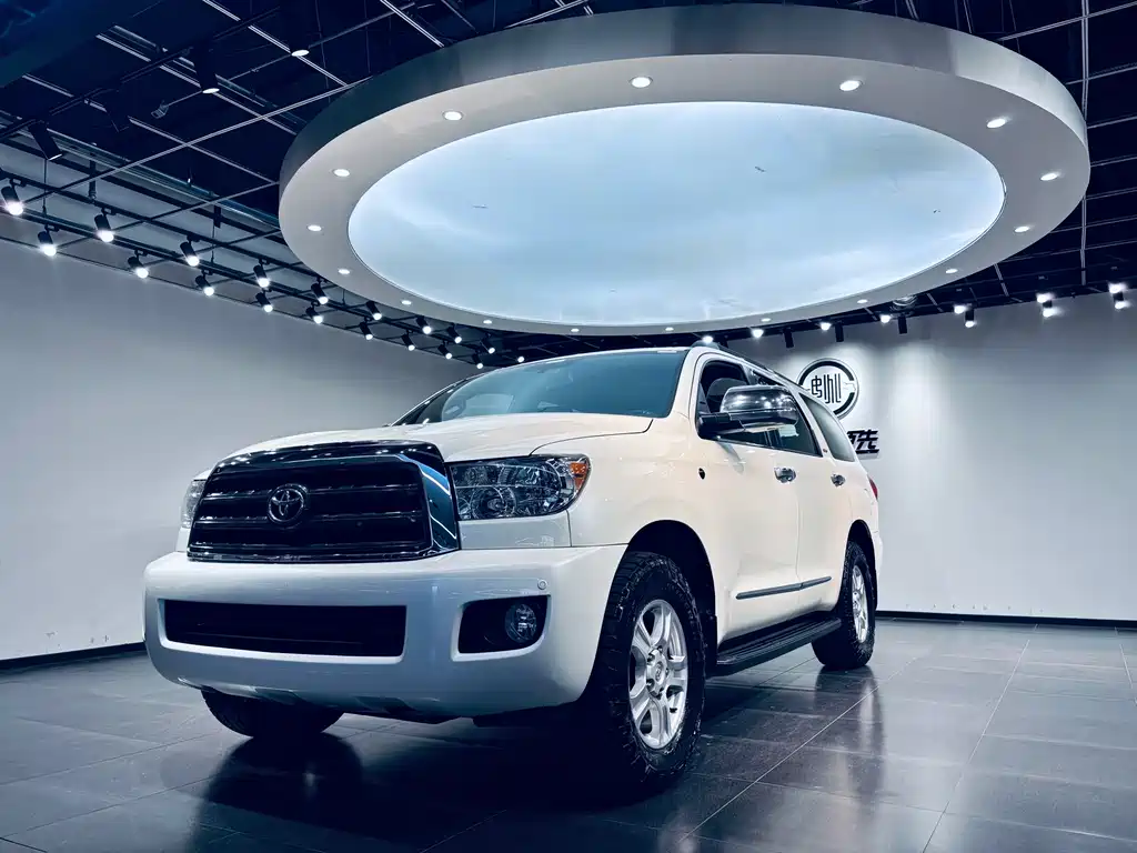 Toyota Sequoia 2016 — фото 1
