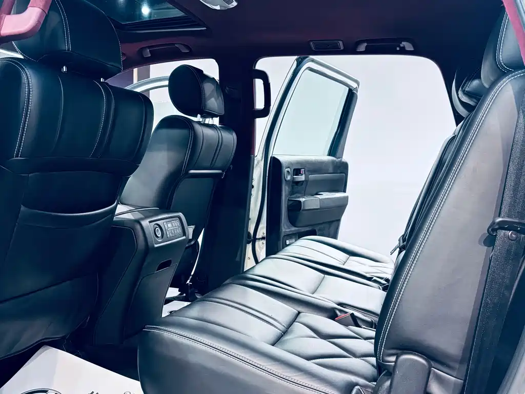 Toyota Sequoia 2016 — фото 13