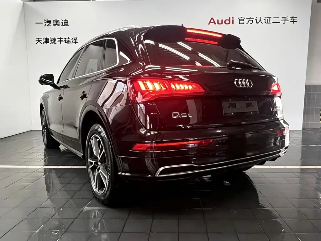 Audi Q5L 2019 — фото 8