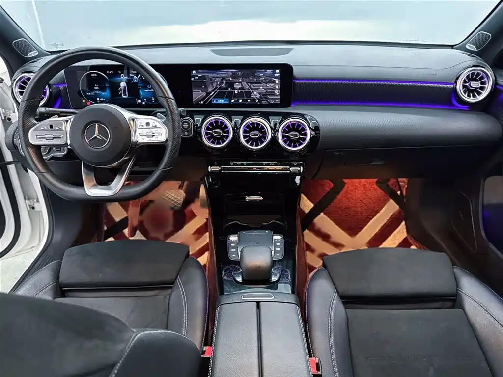 Mercedes-Benz A-Class 2023 — фото 15