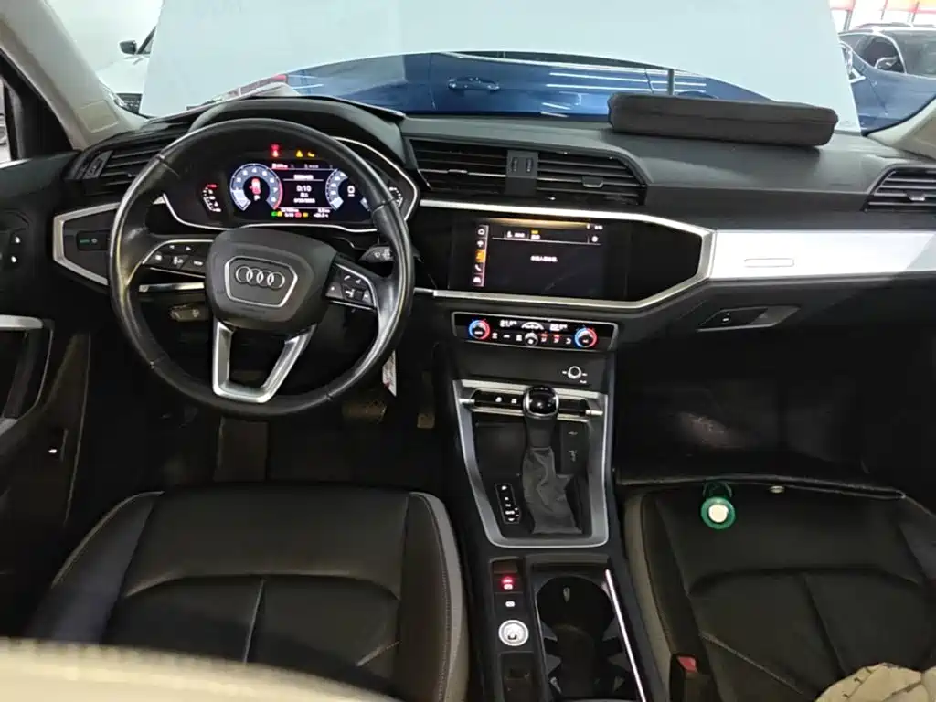 Audi Q3 2021 — фото 10