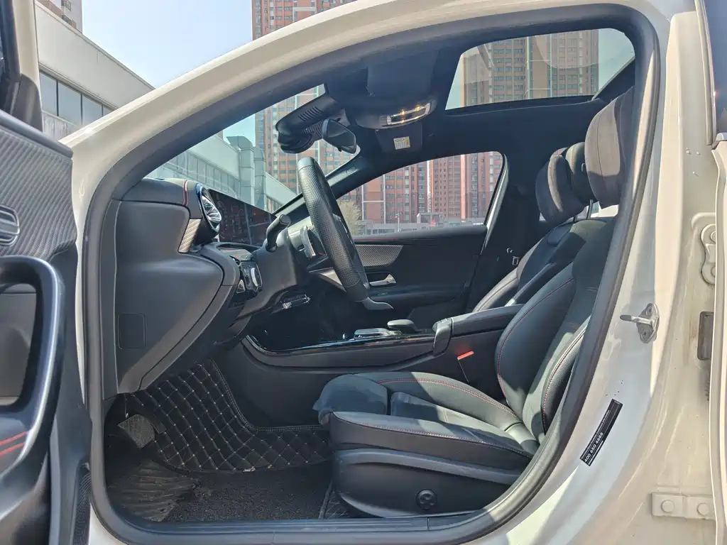 Mercedes-Benz A-Class 2023 — фото 4