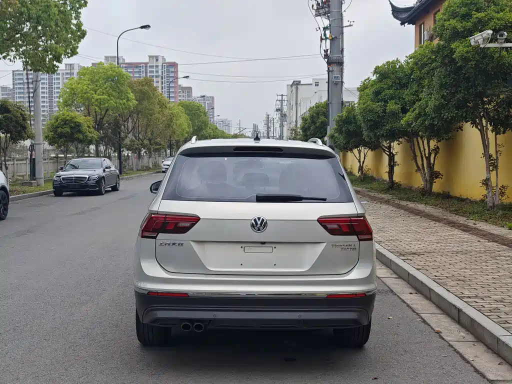Volkswagen Tiguan L 2019 — фото 9