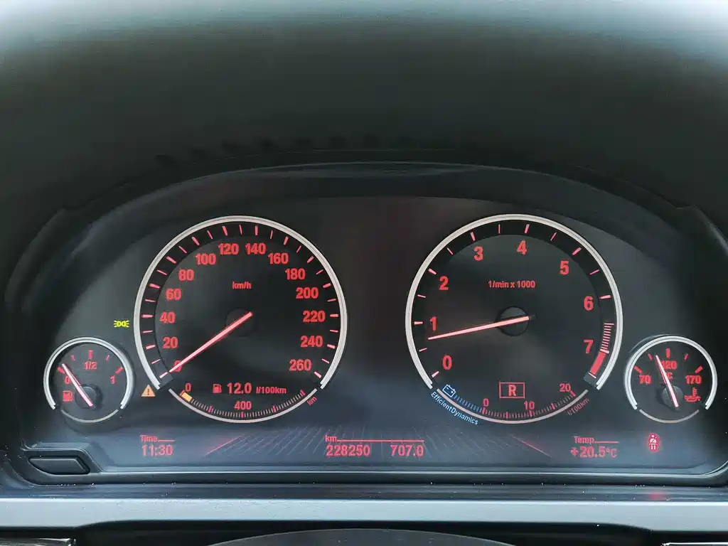 BMW 7 Series 2013 — фото 16