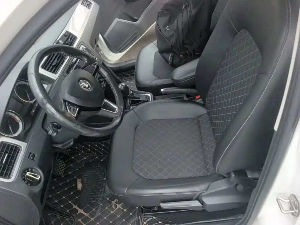 Skoda Rapid 2018 — фото 15