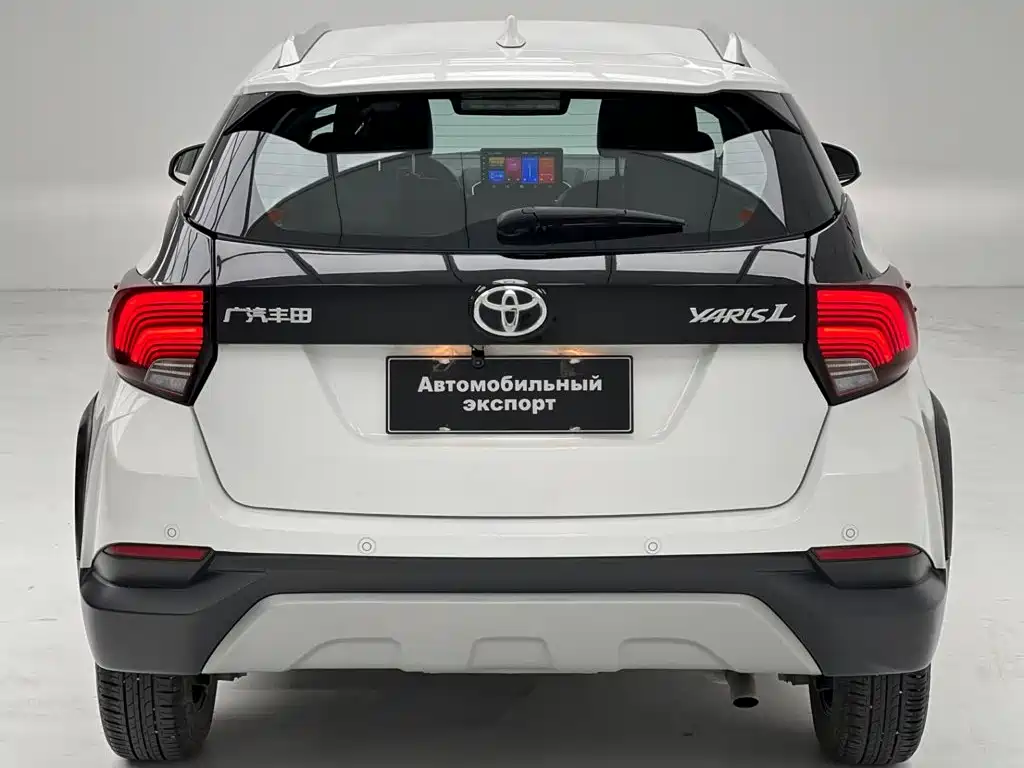 Toyota Yaris L 2023 — фото 8