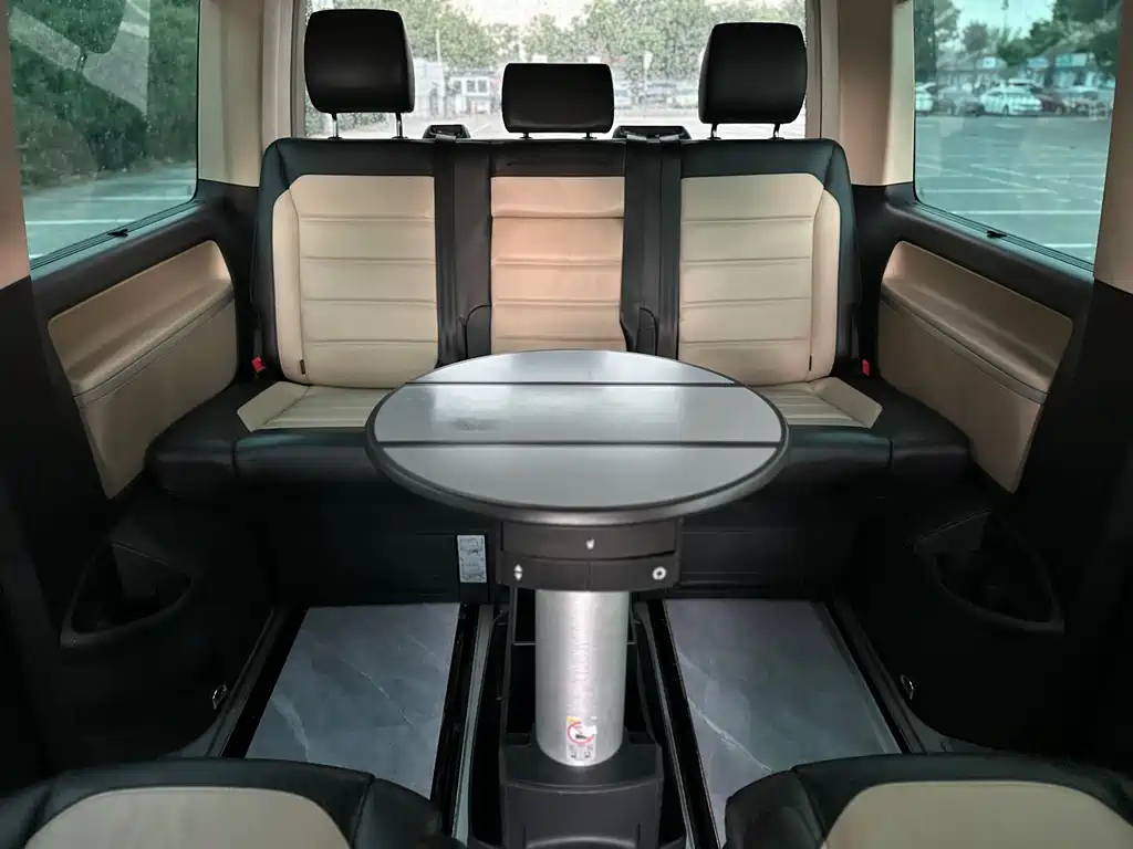Volkswagen Multivan 2017 — фото 54