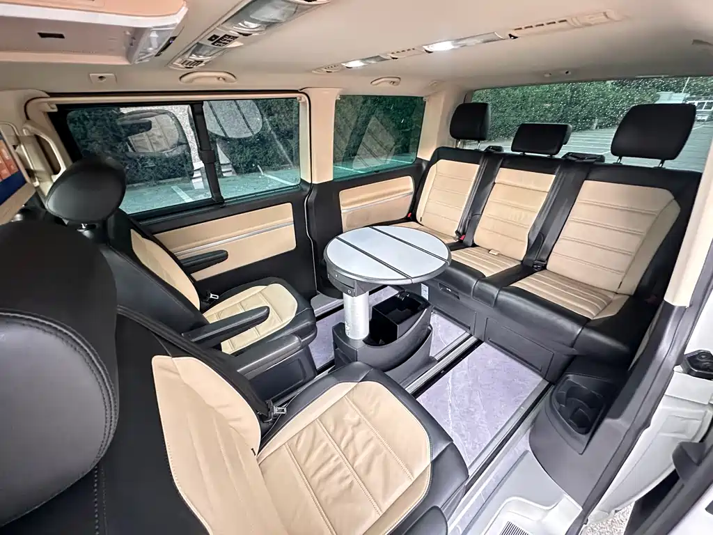Volkswagen Multivan 2017 — фото 52