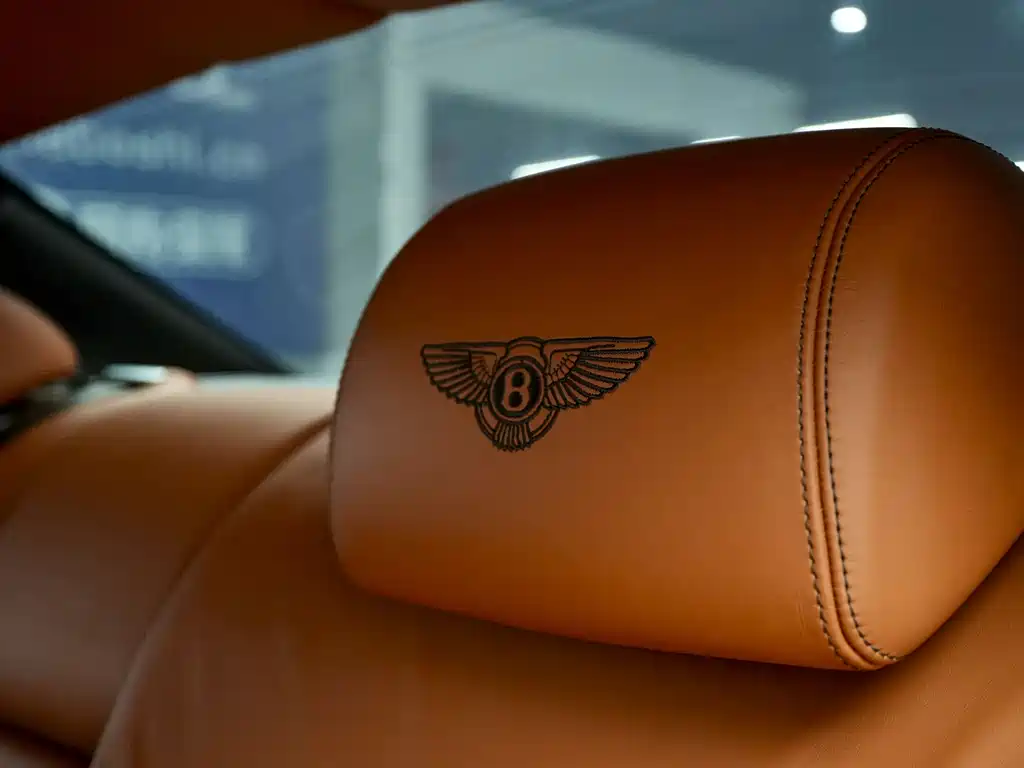 Bentley Flying Spur 2011 — фото 18