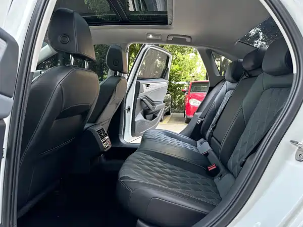 Volkswagen Sagitar 2023
