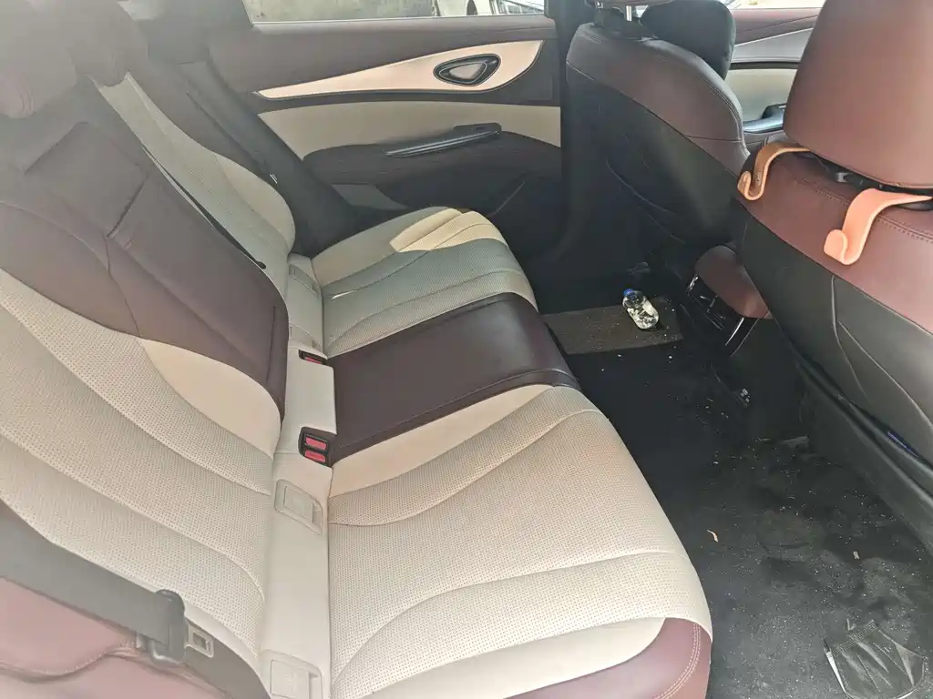 BYD Seal 07 DM-i 2024 — фото 11