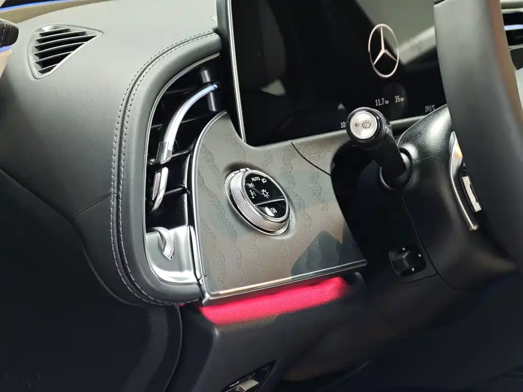 Mercedes-Benz E-Class 2025 — фото 12