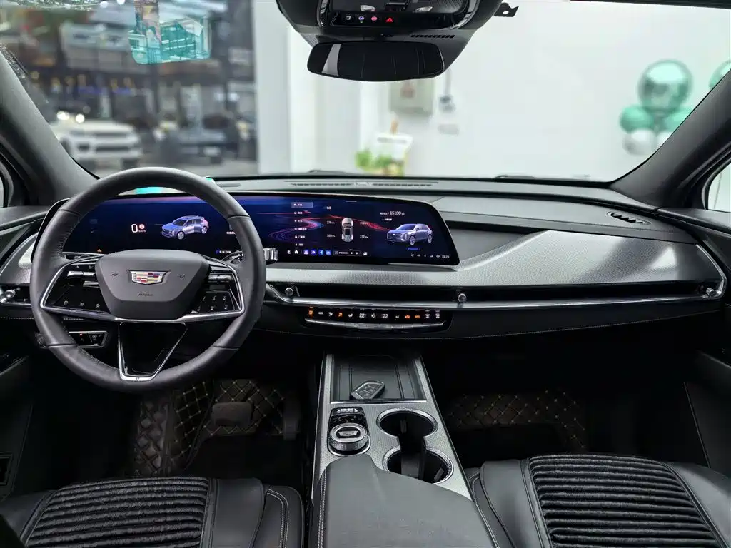 Cadillac XT5 2025 — фото 9