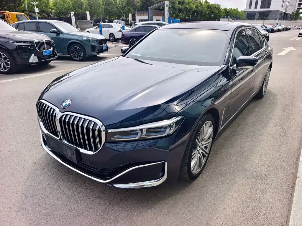 BMW 7 Series 2021 — фото 1