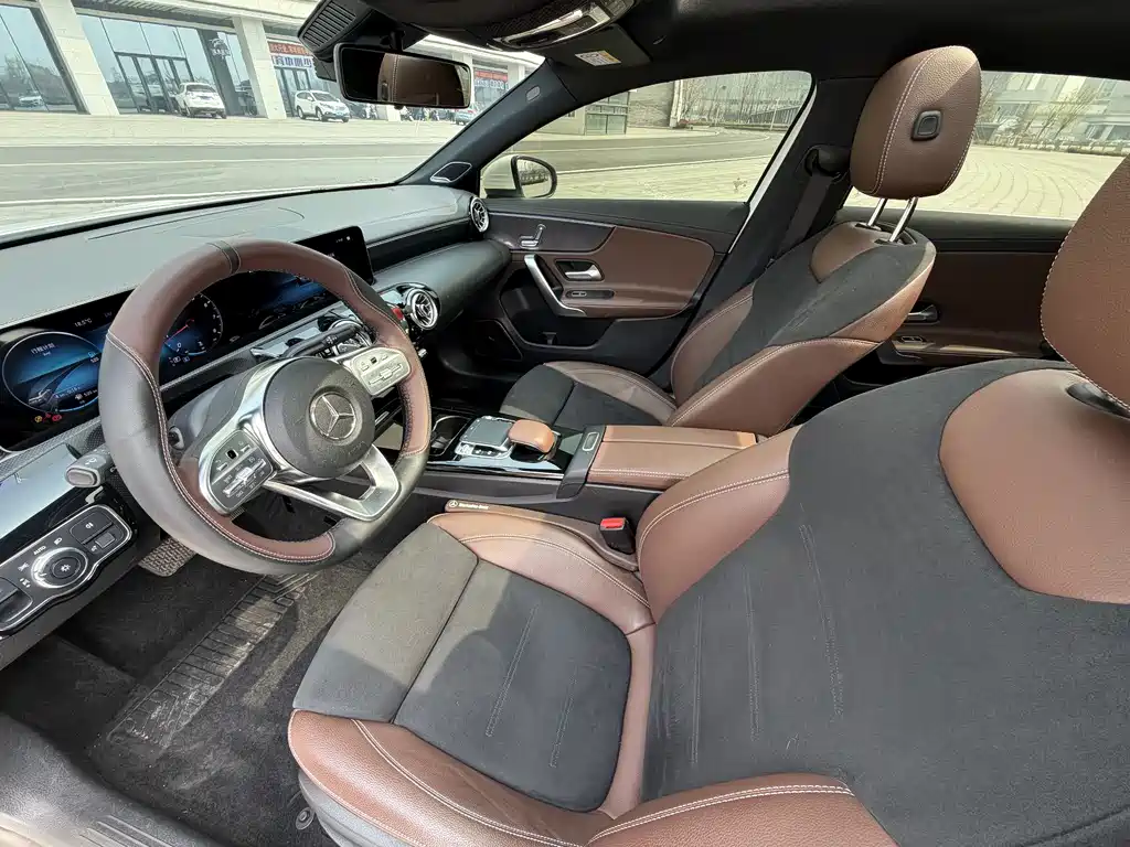 Mercedes-Benz A-Class 2019 — фото 3