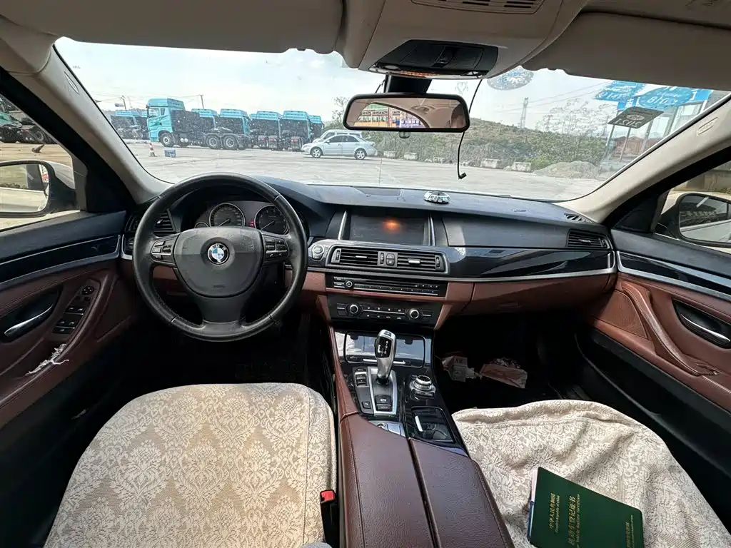 BMW 5 Series 2015 — фото 10