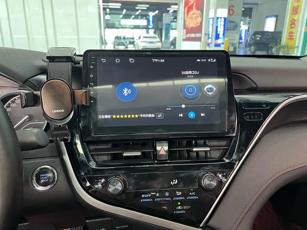 Toyota Camry 2022 — фото 10