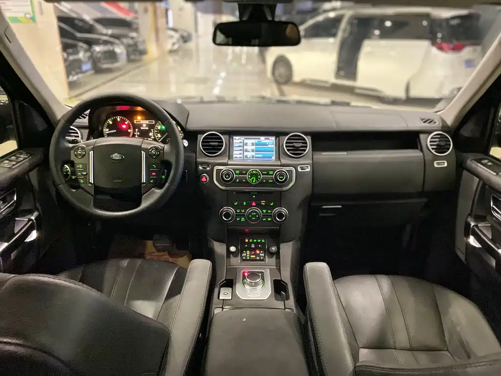 Land Rover Discovery 2013 — фото 10