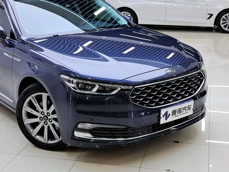 Ford Taurus 2022 — фото 10