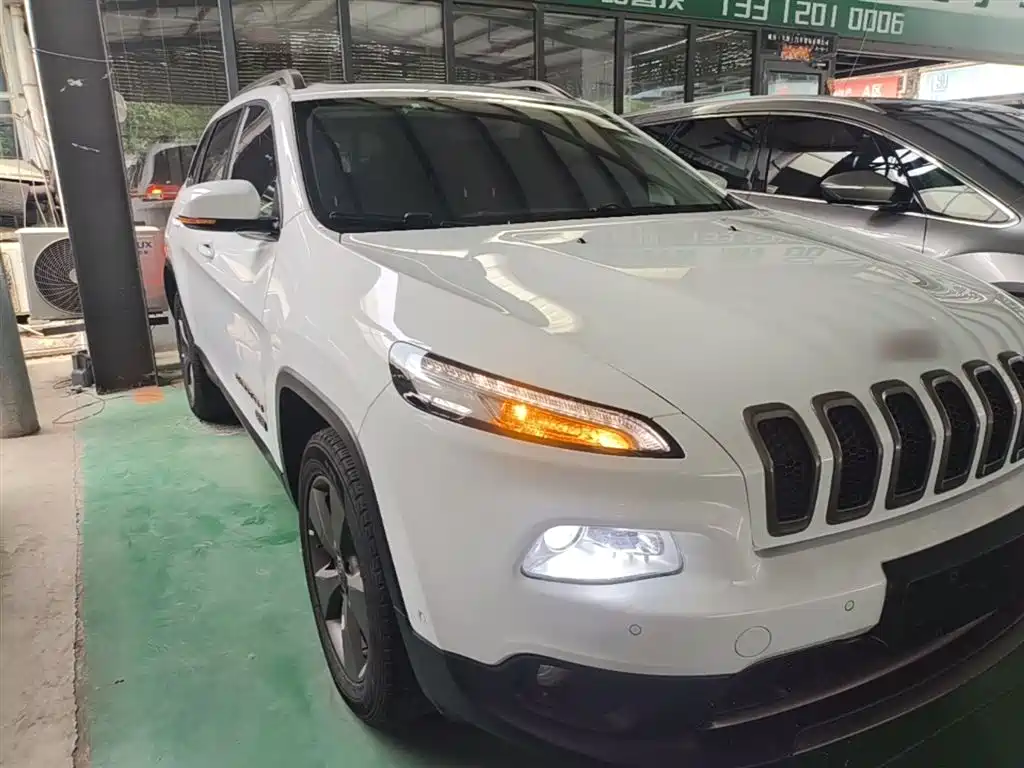 Jeep Cherokee 2016 — фото 4