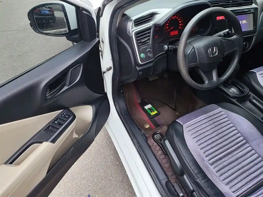 Honda City 2015 — фото 16