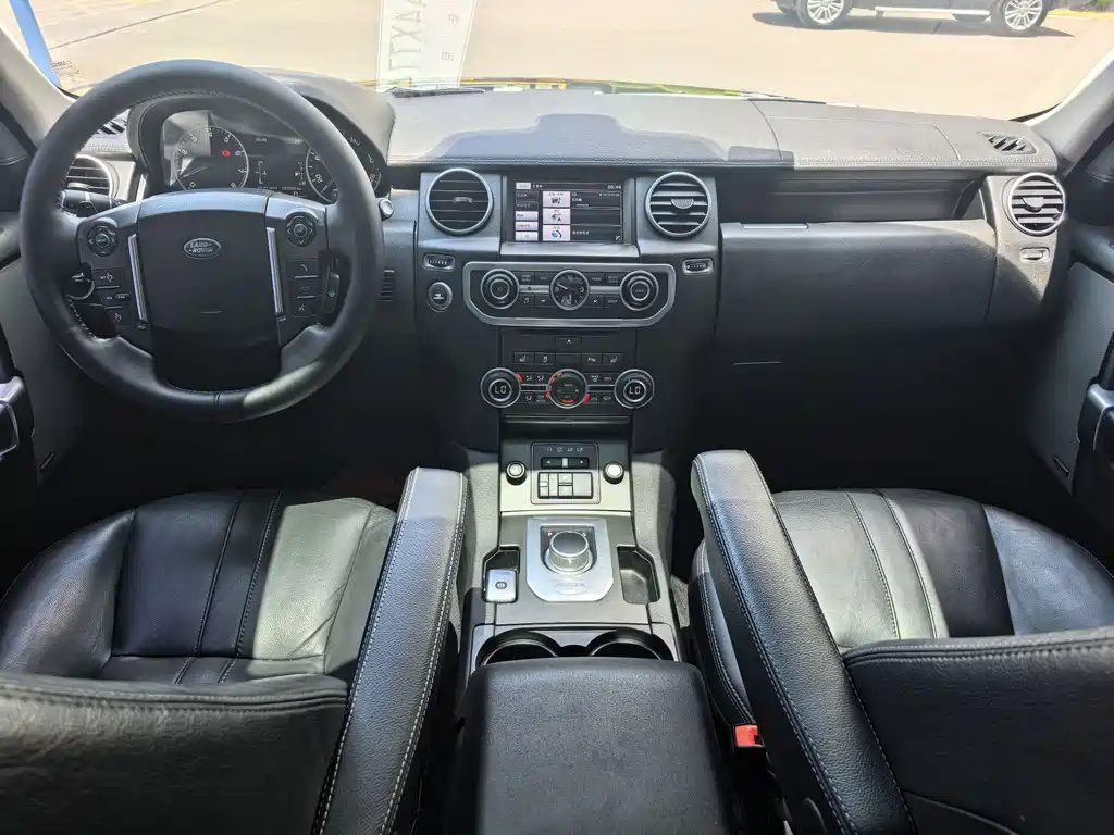 Land Rover Discovery 2016 — фото 13