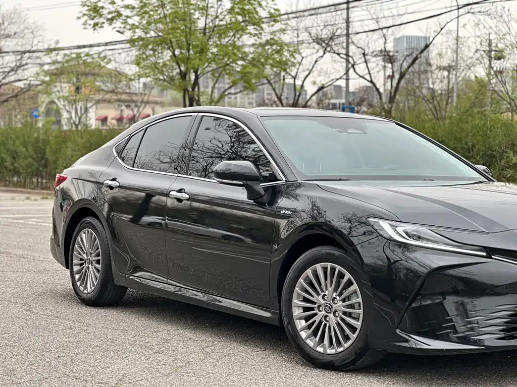 Toyota Camry 2024 — фото 6